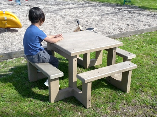 Table Pimpom Nino